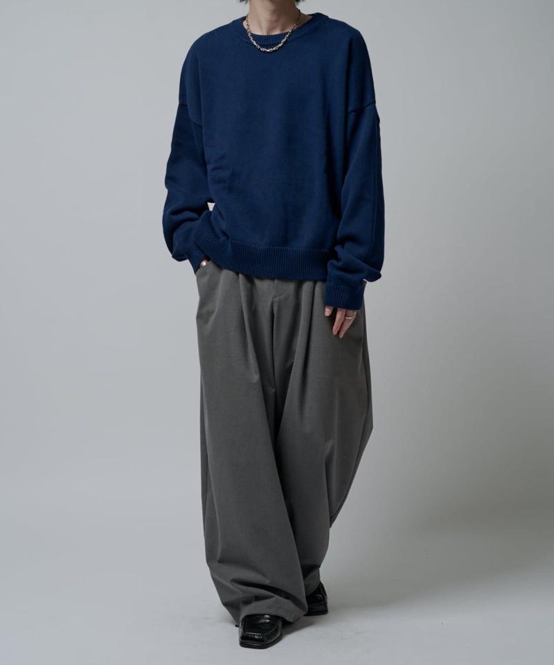 クロップドクルーネックニット