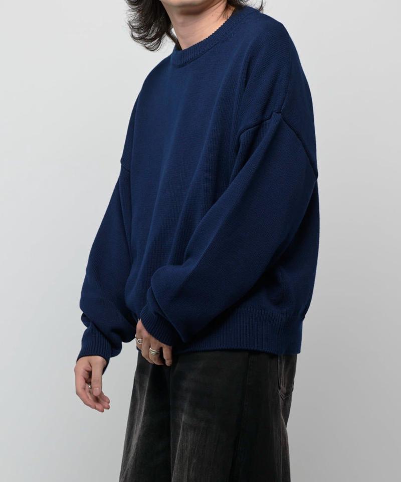 クロップドクルーネックニット