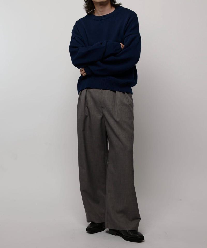 クロップドクルーネックニット