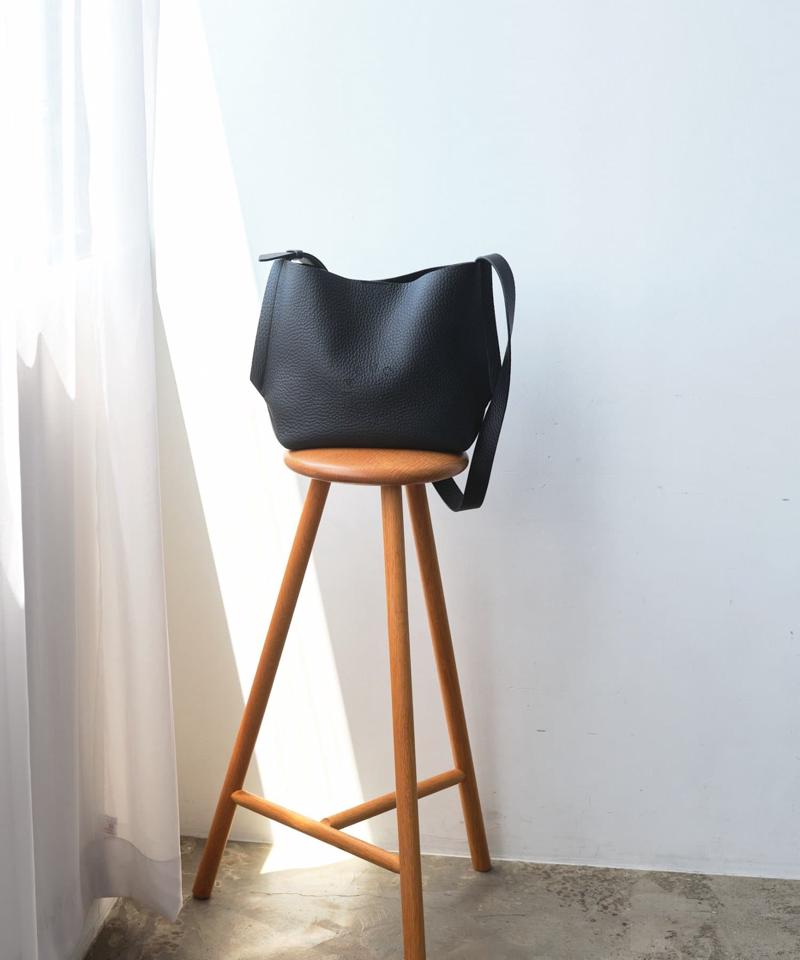 グッシオ ミディアムショルダー ALCE