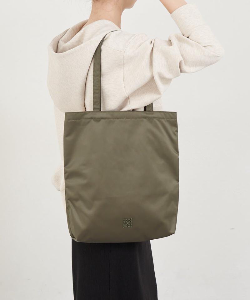 クラウズナイロンプレーントートバッグ