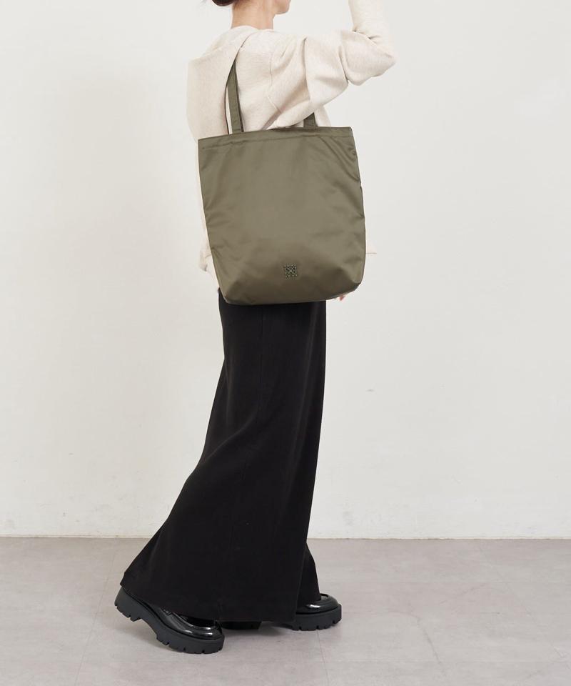クラウズナイロンプレーントートバッグ