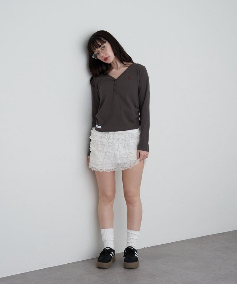 【華奢見えが叶う/追加生産決定】Vネックヘンリー胸刺繍ロングTシャツ