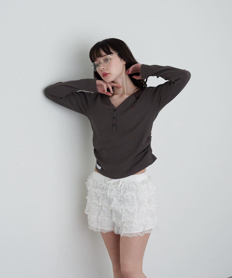 【華奢見えが叶う/追加生産決定】Vネックヘンリー胸刺繍ロングTシャツ