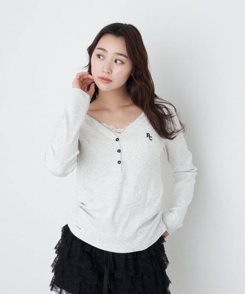 【華奢見えが叶う/追加生産決定】Vネックヘンリー胸刺繍ロングTシャツ