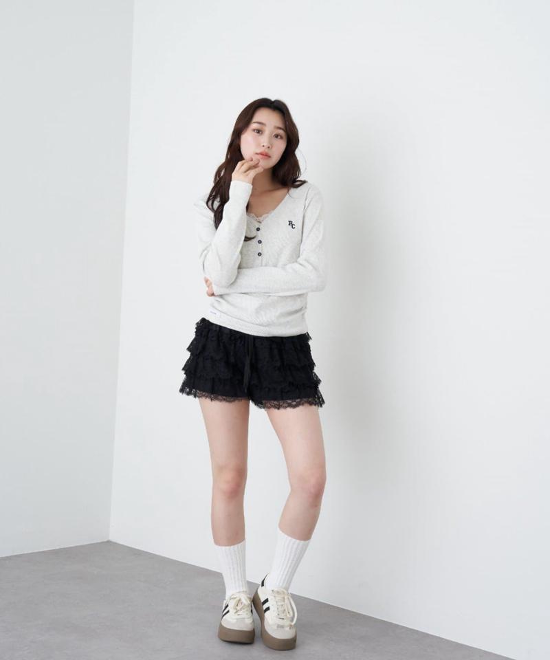 【華奢見えが叶う/追加生産決定】Vネックヘンリー胸刺繍ロングTシャツ