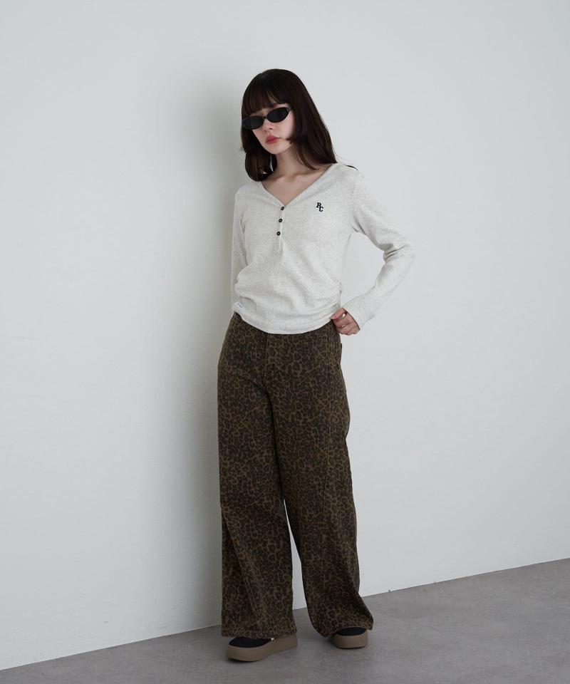 【華奢見えが叶う/追加生産決定】Vネックヘンリー胸刺繍ロングTシャツ