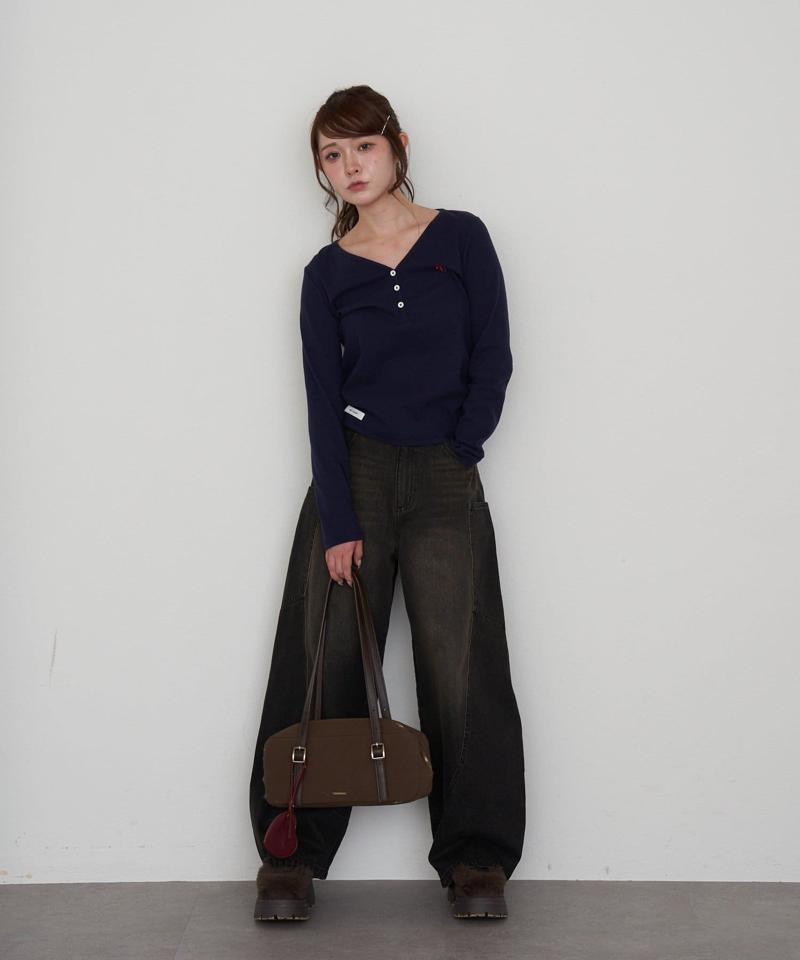 【華奢見えが叶う/追加生産決定】Vネックヘンリー胸刺繍ロングTシャツ