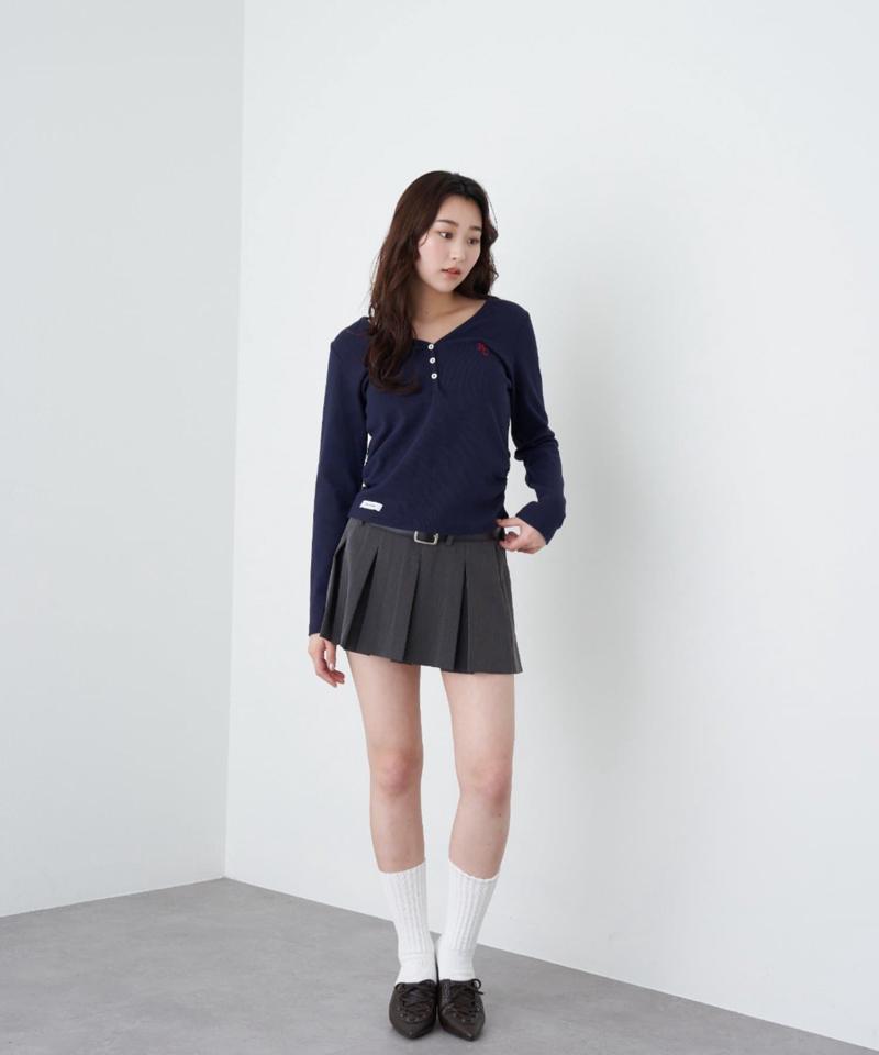 【華奢見えが叶う/追加生産決定】Vネックヘンリー胸刺繍ロングTシャツ