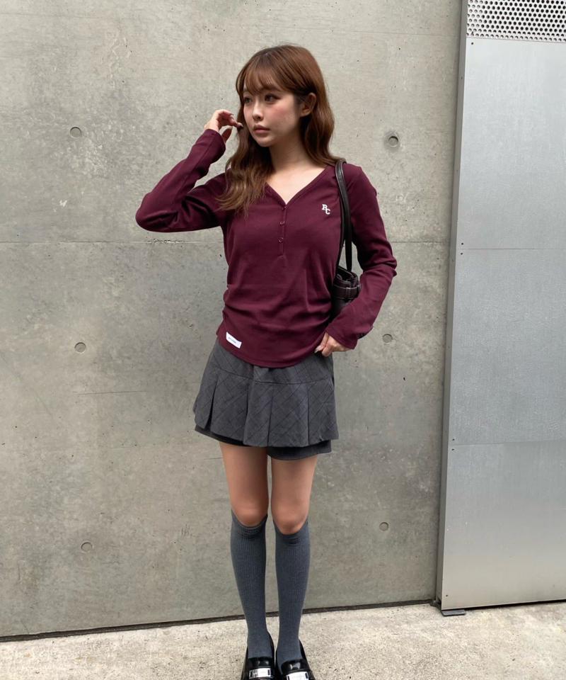 【華奢見えが叶う/追加生産決定】Vネックヘンリー胸刺繍ロングTシャツ