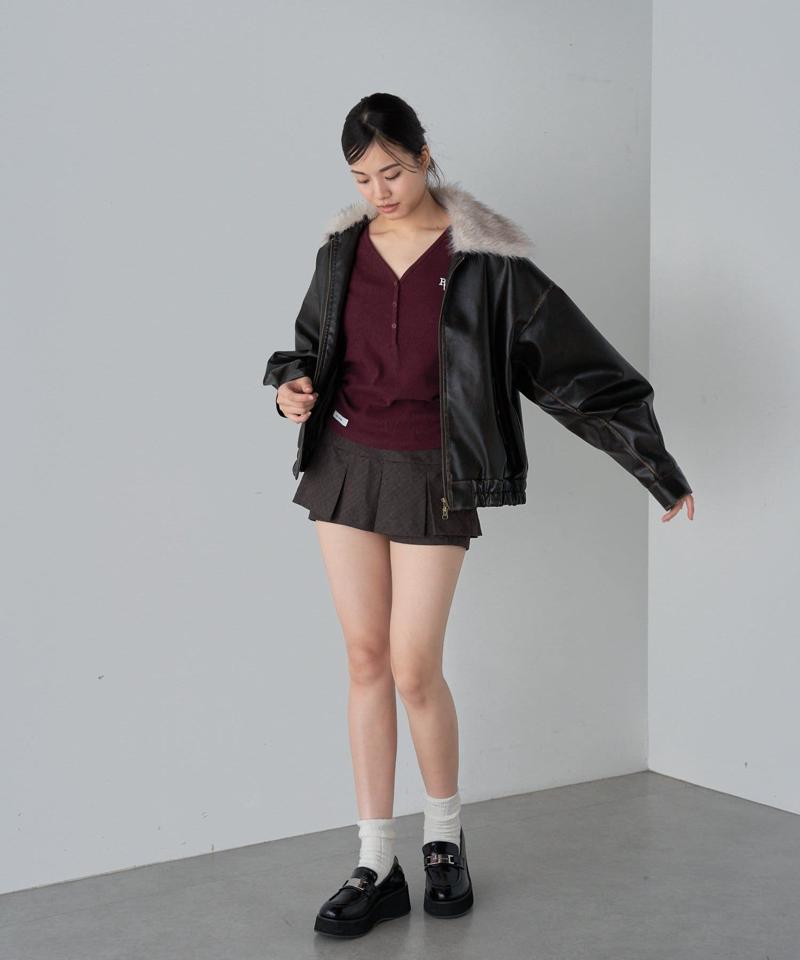 【華奢見えが叶う/追加生産決定】Vネックヘンリー胸刺繍ロングTシャツ