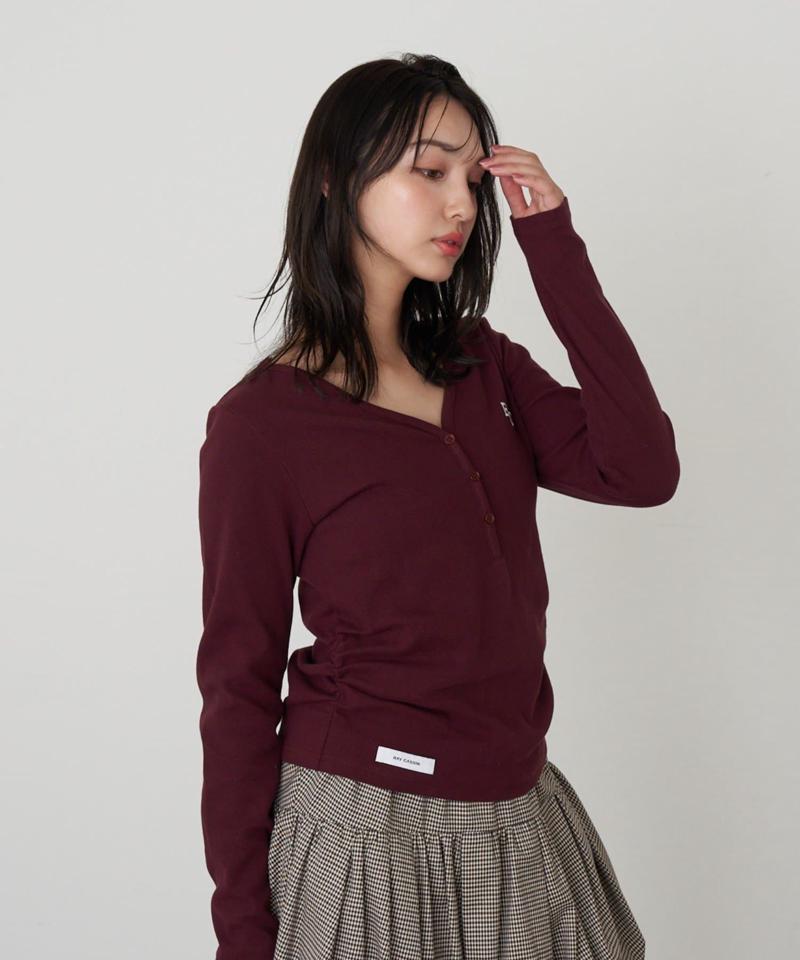 【華奢見えが叶う/追加生産決定】Vネックヘンリー胸刺繍ロングTシャツ