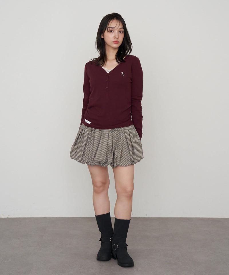 【華奢見えが叶う/追加生産決定】Vネックヘンリー胸刺繍ロングTシャツ