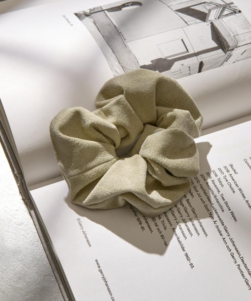 スエードシュシュ