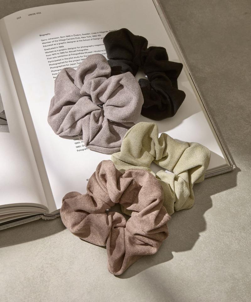 スエードシュシュ