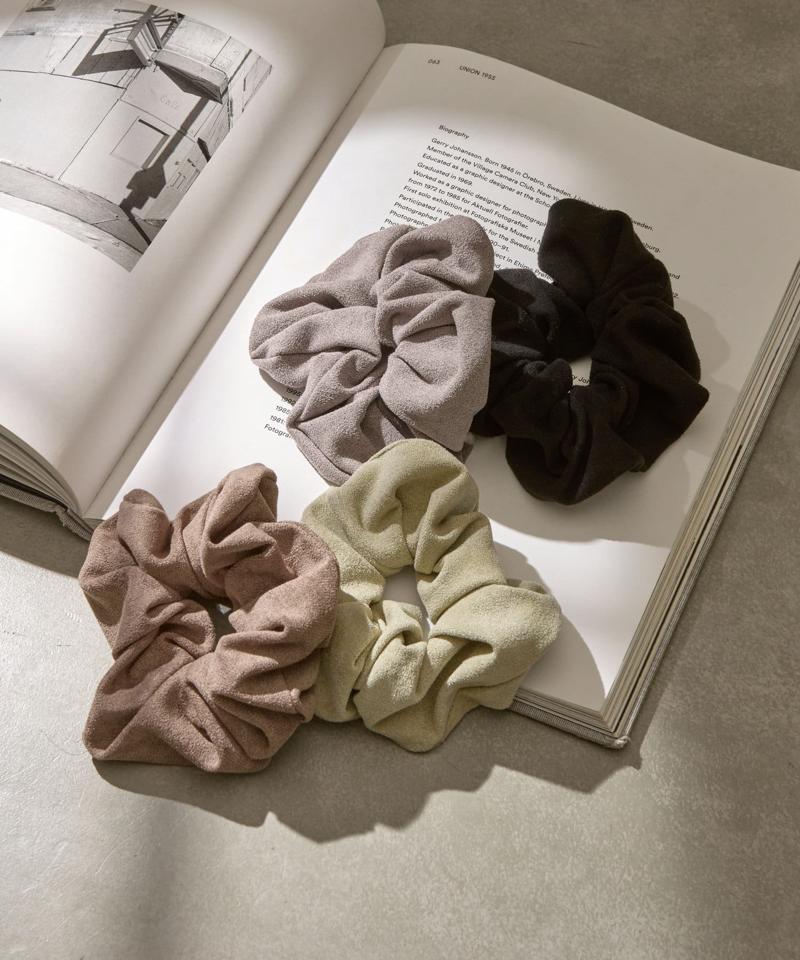 スエードシュシュ