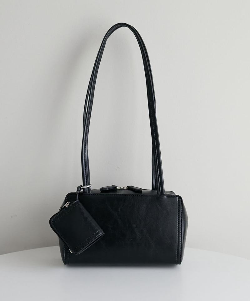 【全系統◎/600mlペットボトルも収納可！】ロングハンドルオイル調ショルダーバッグ《詳細動画あり》