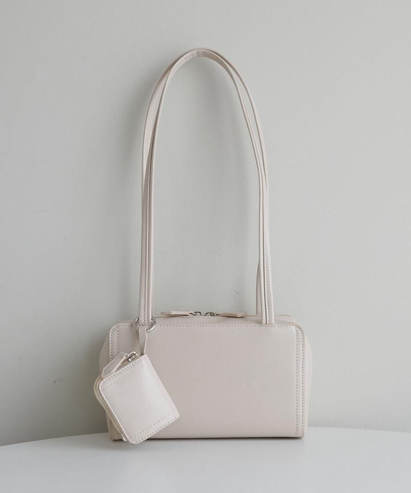 【全系統◎/600mlペットボトルも収納可！】ロングハンドルオイル調ショルダーバッグ《詳細動画あり》