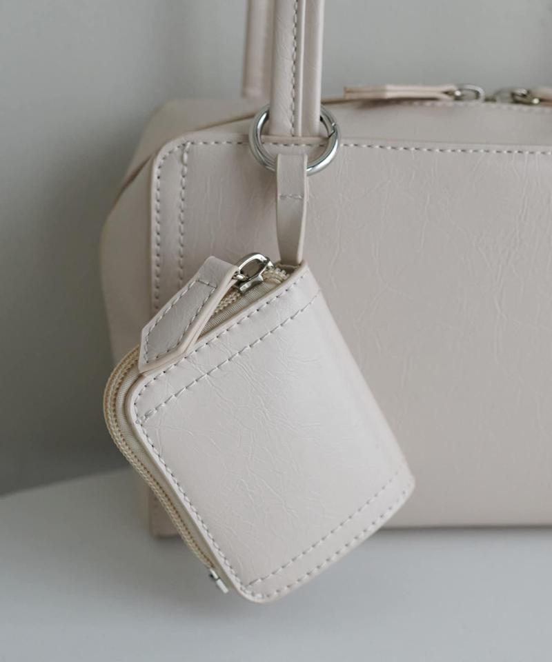 【全系統◎/600mlペットボトルも収納可！】ロングハンドルオイル調ショルダーバッグ《詳細動画あり》