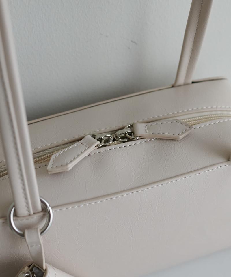 【全系統◎/600mlペットボトルも収納可！】ロングハンドルオイル調ショルダーバッグ《詳細動画あり》