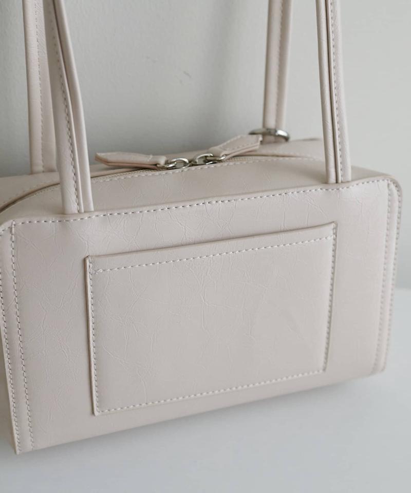 【全系統◎/600mlペットボトルも収納可！】ロングハンドルオイル調ショルダーバッグ《詳細動画あり》