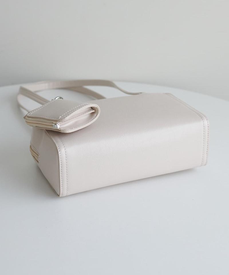 【全系統◎/600mlペットボトルも収納可！】ロングハンドルオイル調ショルダーバッグ《詳細動画あり》