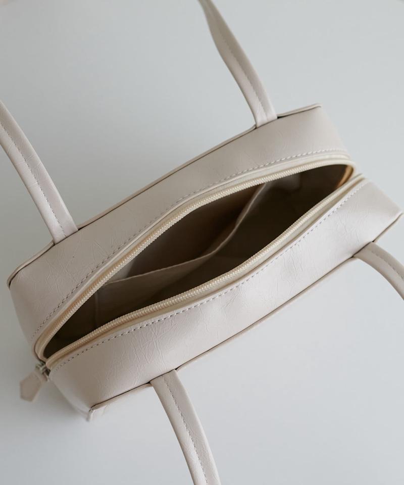 【全系統◎/600mlペットボトルも収納可！】ロングハンドルオイル調ショルダーバッグ《詳細動画あり》