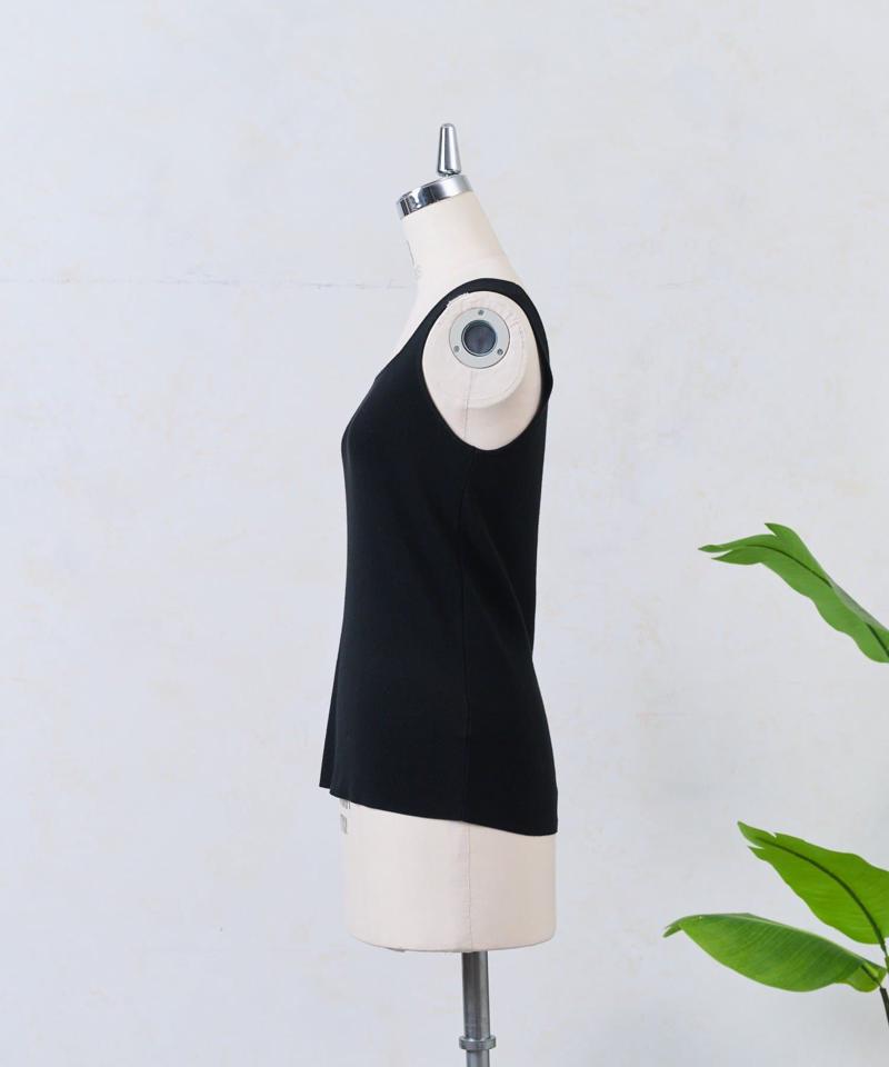 【魅せるインナー】【新色登場】スクエアタンクトップ