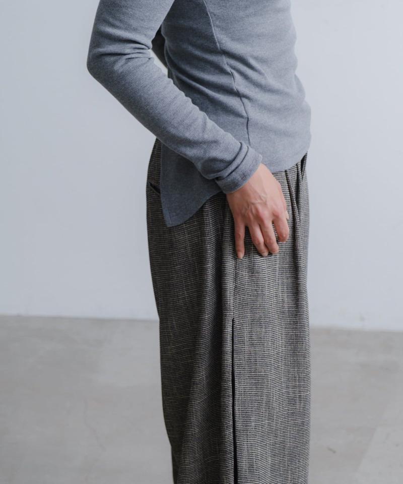 Power shoulder slit Tee
