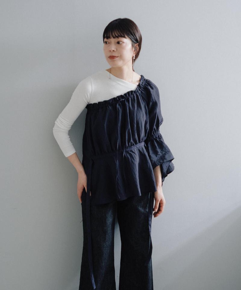 Stripe one shoulder lace blouse