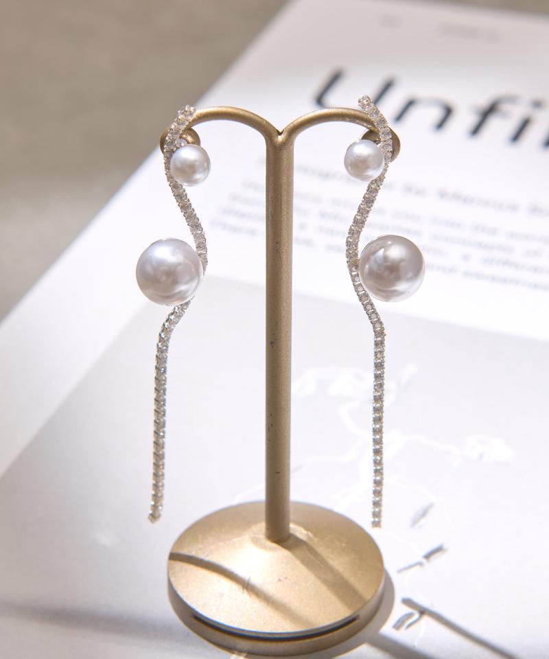 【ホワイトメタル】パールビジューピアス