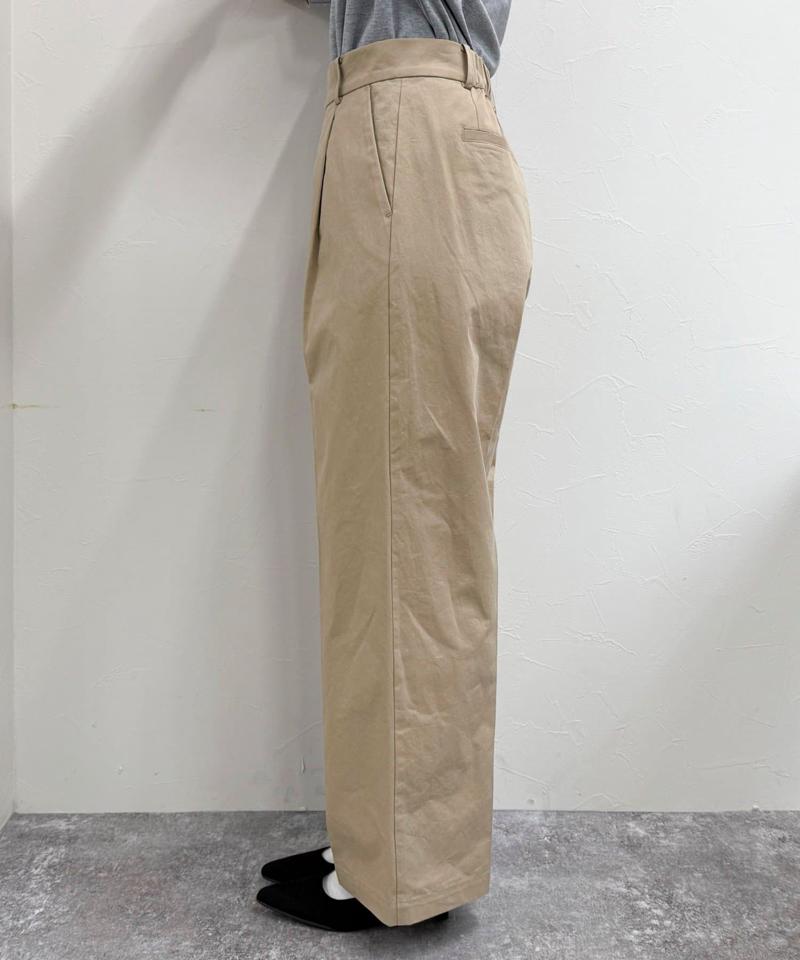 チノタックパンツ
