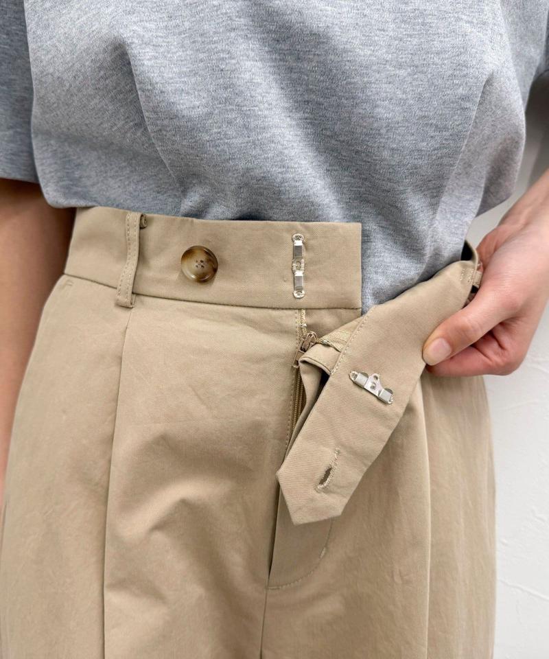 チノタックパンツ