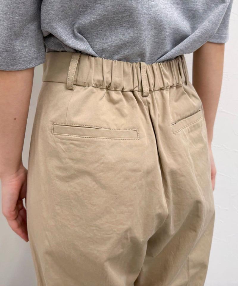 チノタックパンツ