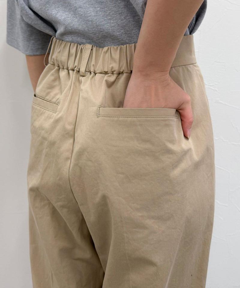 チノタックパンツ