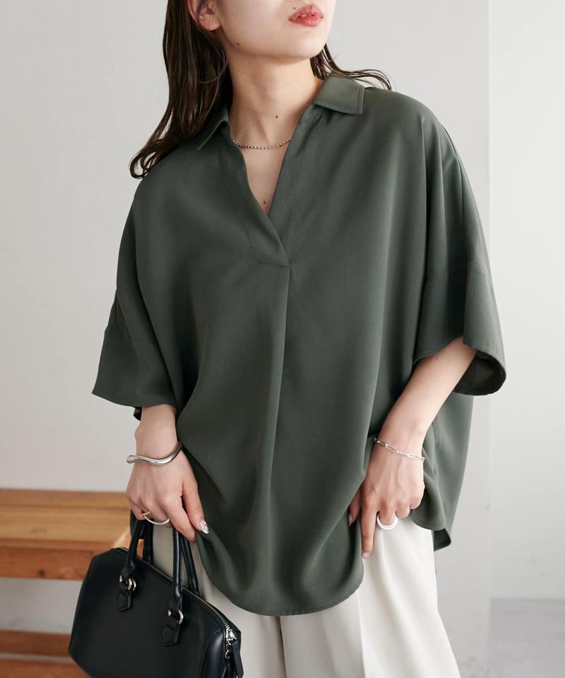 【オンオフ使える♪/シワになりにくい】抜き衿スキッパーブラウス《WEB限定》