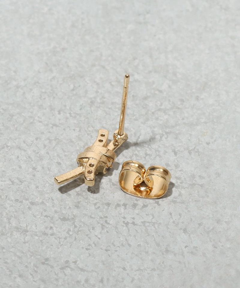 ムスビメタルキュービックピアス
