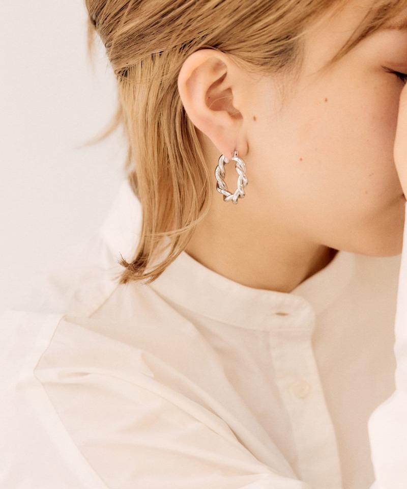 《チタンポスト》ツイストフープピアス