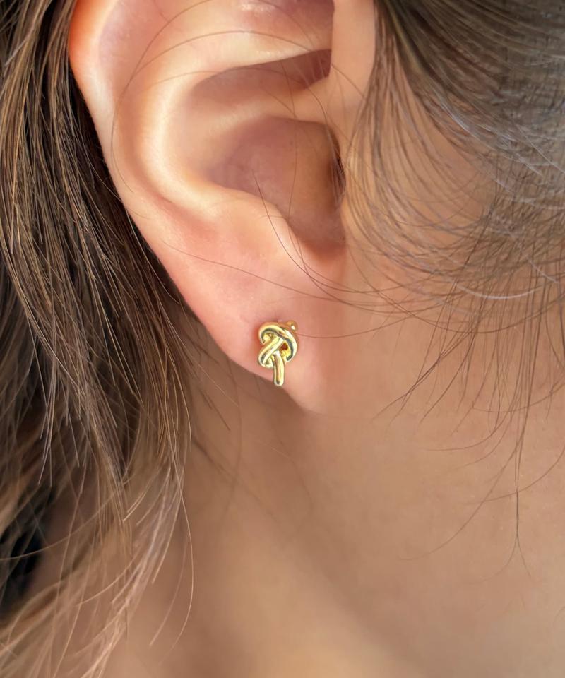 ミニニュアンスピアス