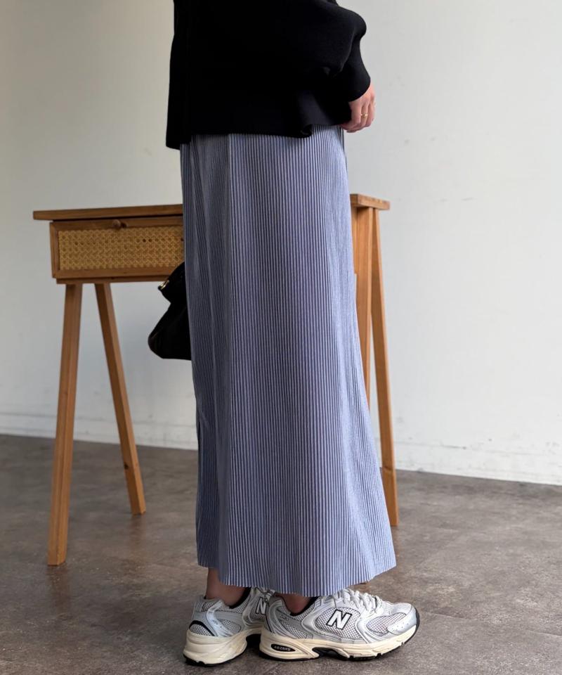 プリーツナロースカート