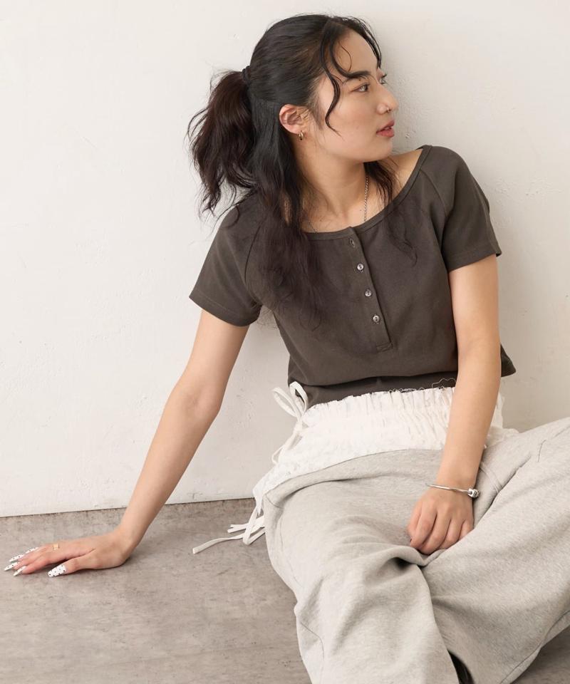 オフショルヘンリーネック半袖TEE