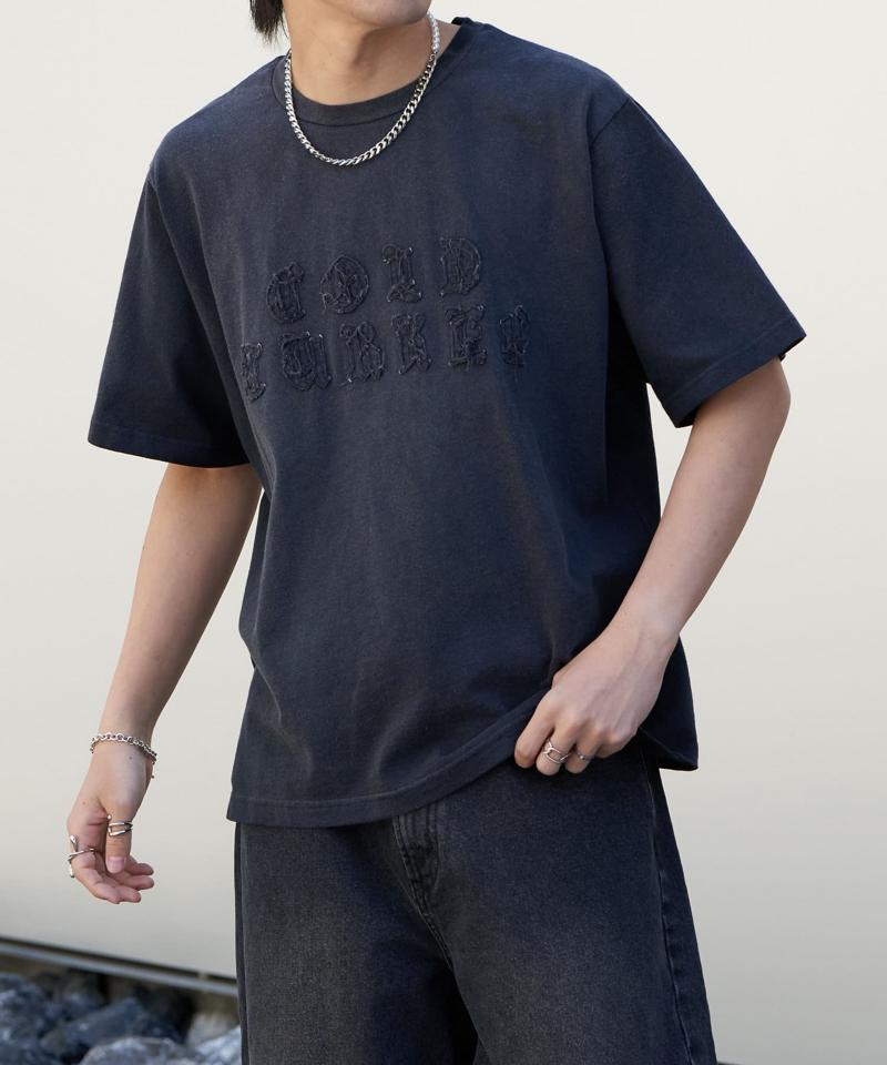 スプレー加工アップリケロゴTシャツ