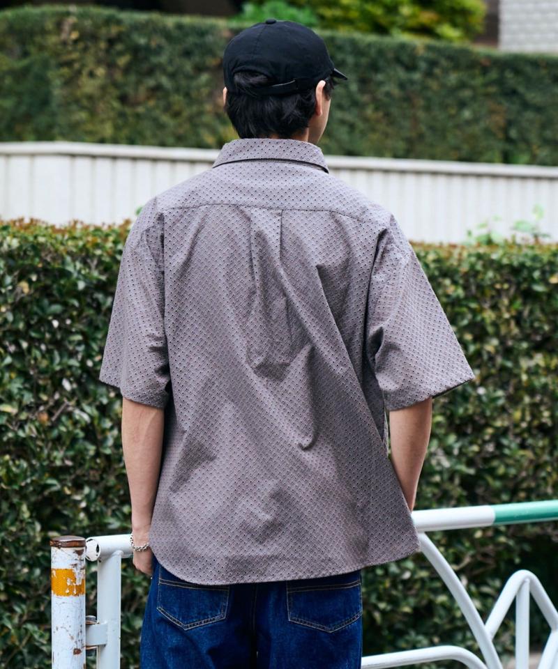 【通気性◎】ユニセックスジャガード刺繍レースシャツ