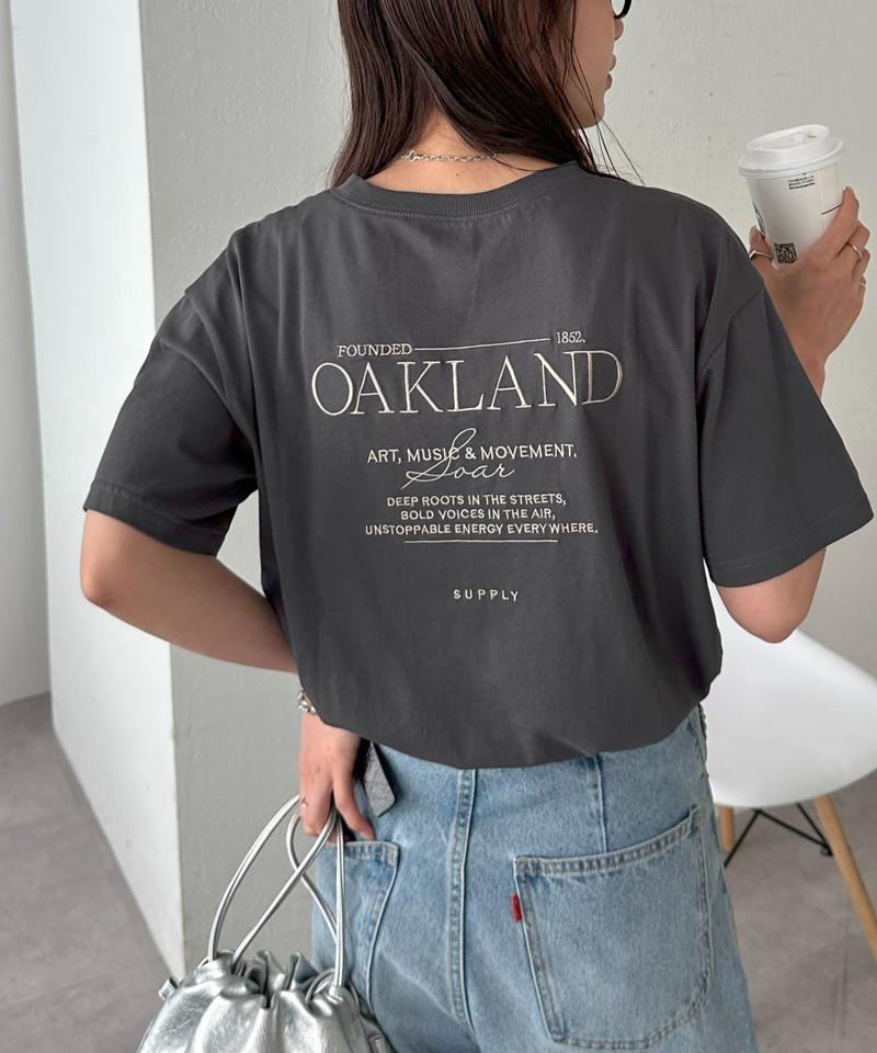 【ユニセックス】カラー刺繍ロゴTシャツ