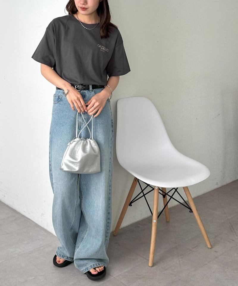 【ユニセックス】カラー刺繍ロゴTシャツ