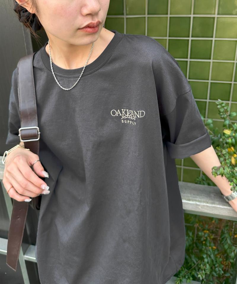 【ユニセックス】カラー刺繍ロゴTシャツ