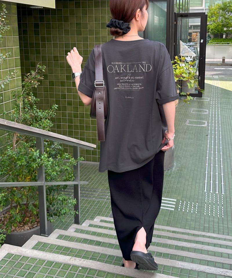 【ユニセックス】カラー刺繍ロゴTシャツ