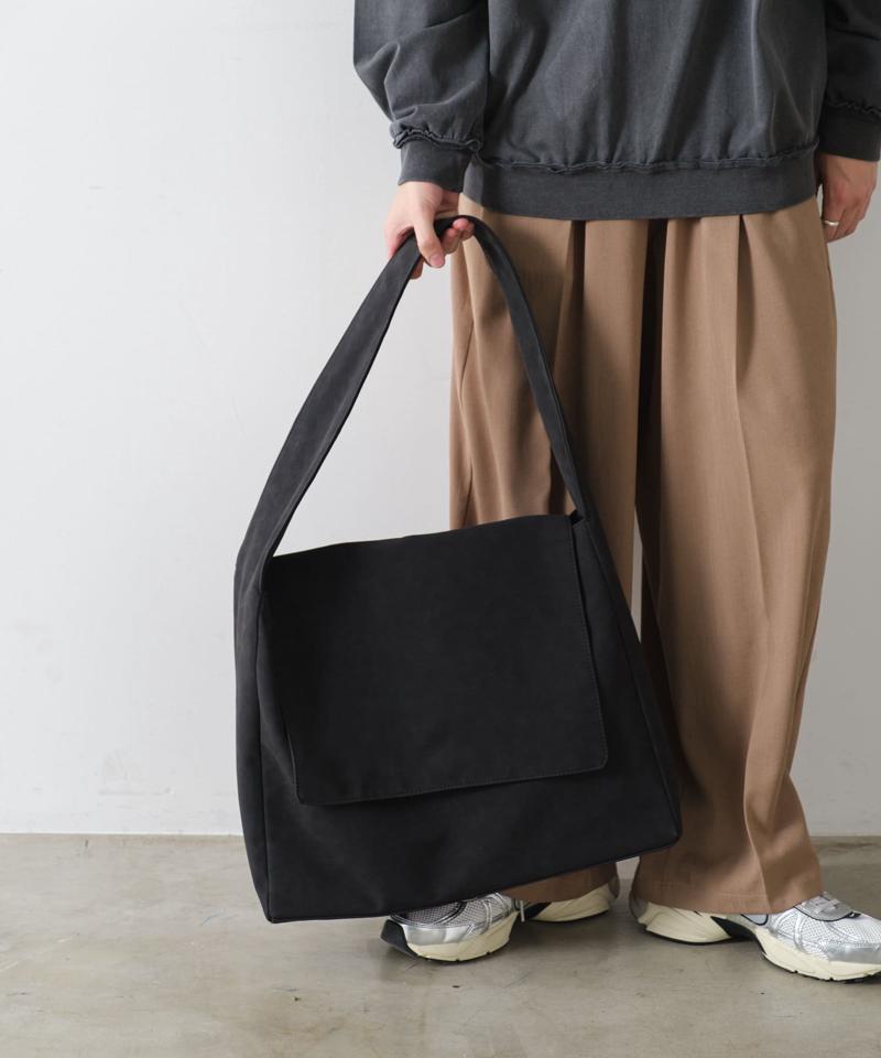 【Kastane】ヴィーガンスウェードレザーニュースペーパーバッグ