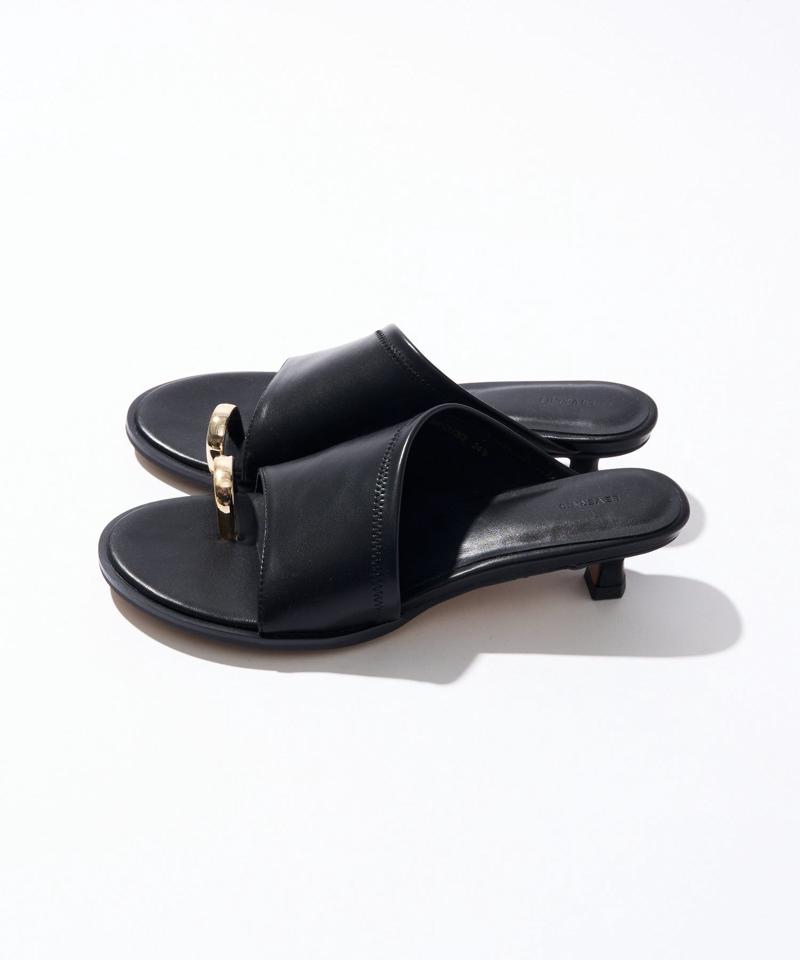 【LE VERNIS(ル・ベルニ)】Toe ring sandals
