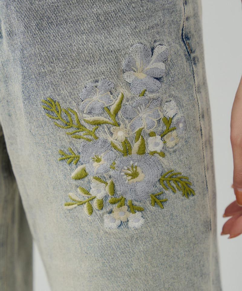 フラワー刺繍フレアデニム
